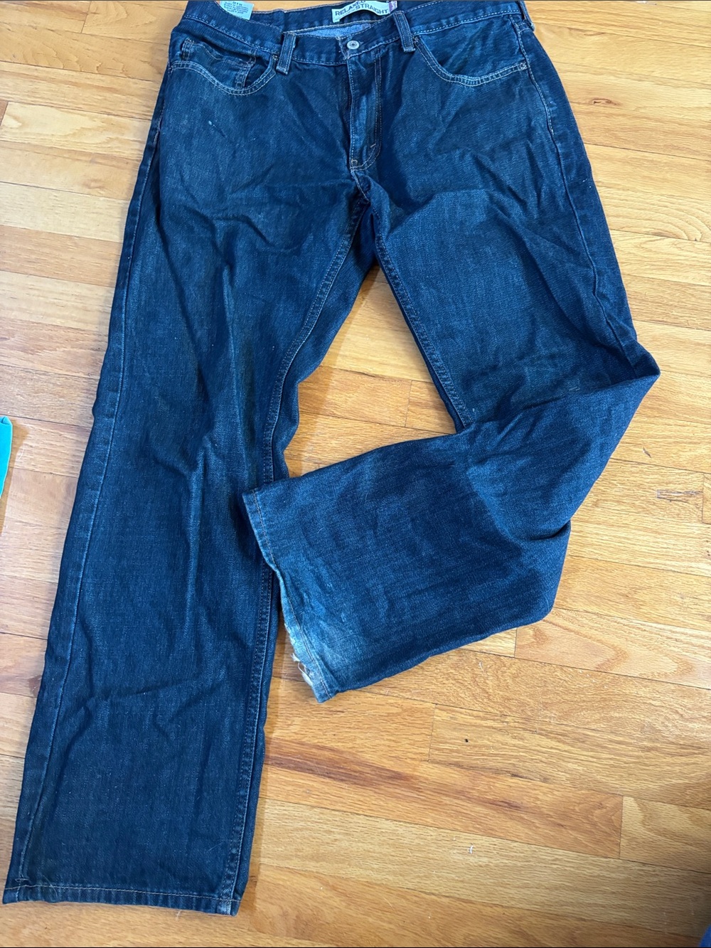 Levi’s 559 Men’s 34-32 Dark Blue Straight-Leg Jeans